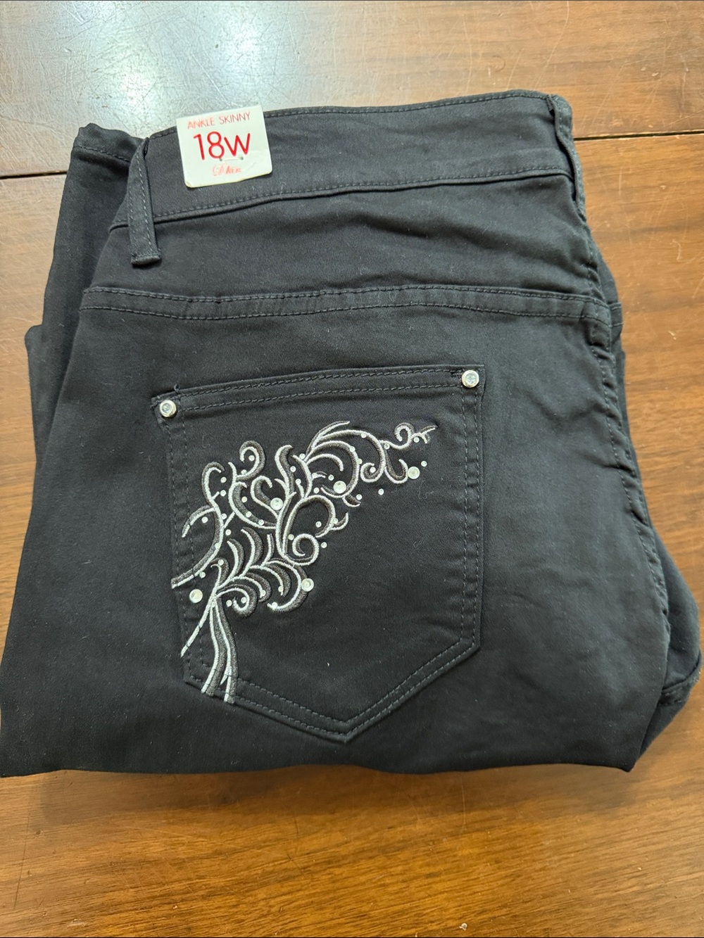 NWT Size 18W Black Casual stretch Jeans skinny ankle in perfect condition